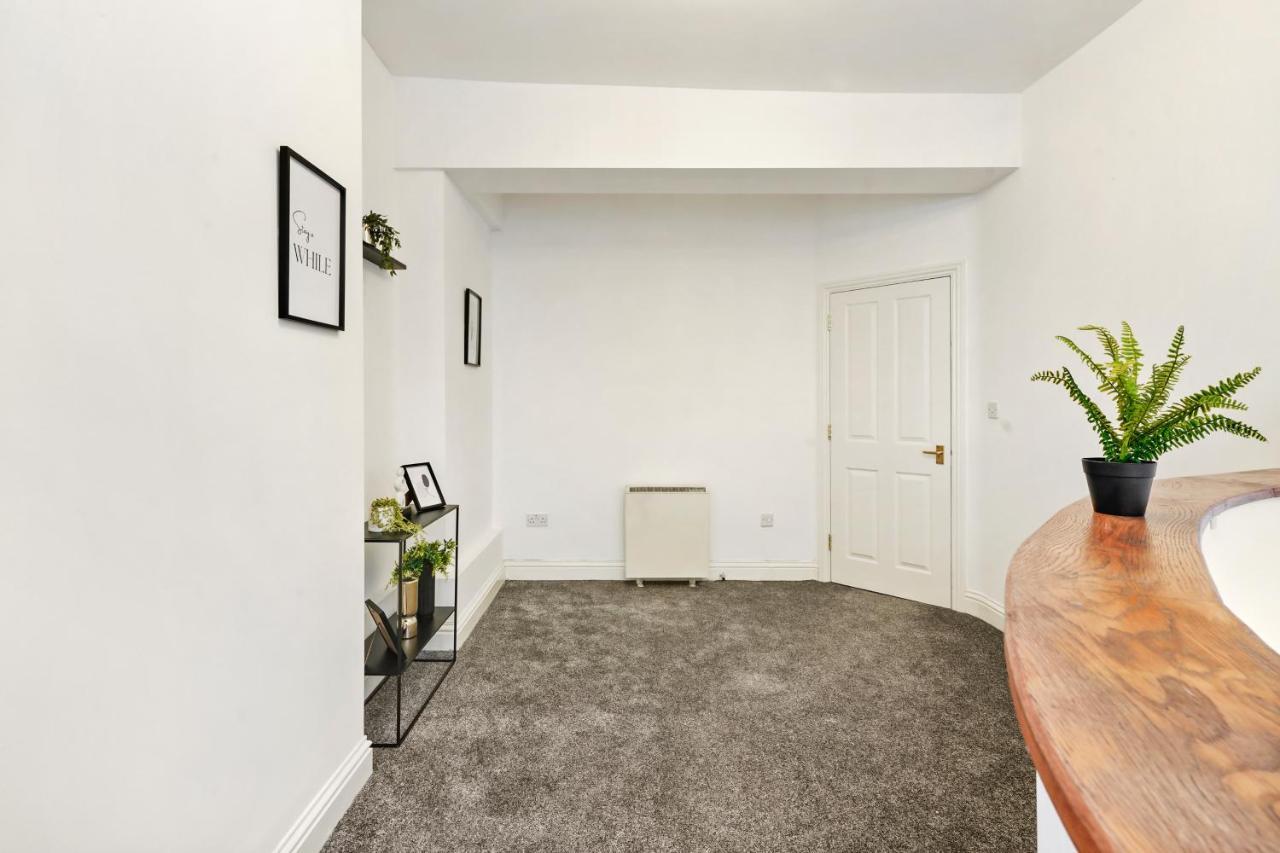 Stylish 2br Luxury Retreat With 65